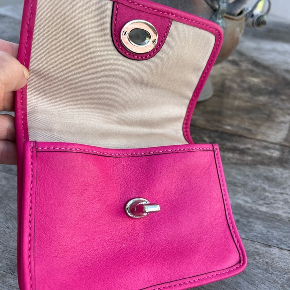 Coach 48005 Legacy mini Women’s Fuchsia Leather Crossbody Bag super cute - Picture 11 of 12